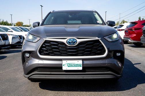 2022 Toyota Highlander Hybrid XLE