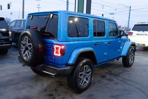2025 Jeep Wrangler 4-Door Sahara 4x4