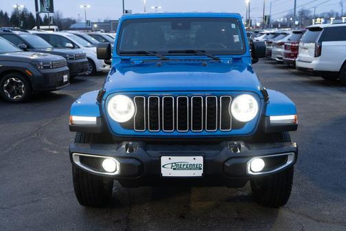 2025 Jeep Wrangler 4-Door Sahara 4x4