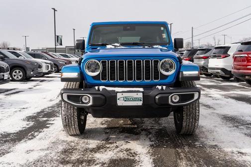 2025 Jeep Wrangler 4-Door Sahara 4x4