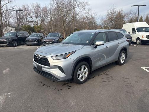 2024 Toyota Highlander LE