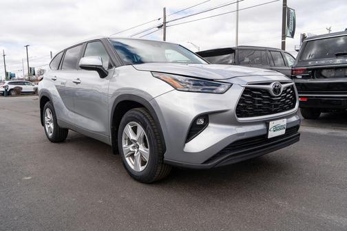 Celestial Silver Metallic 2024 Toyota Highlander LE