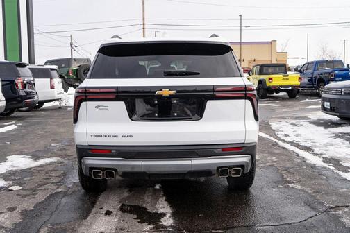 2025 Chevrolet Traverse LT