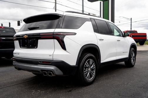 2024 Chevrolet Traverse LT