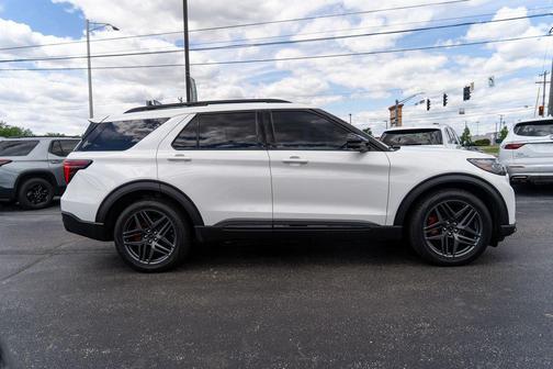 Star White Metallic Tri-Coat 2025 Ford Explorer ST