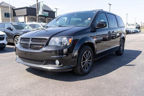 Black Onyx Crystal Pearlcoat 2019 Dodge Grand Caravan GT