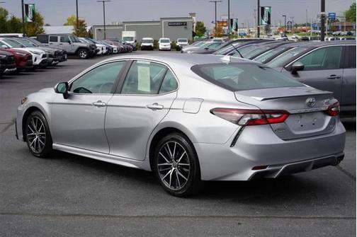 2022 Toyota Camry SE