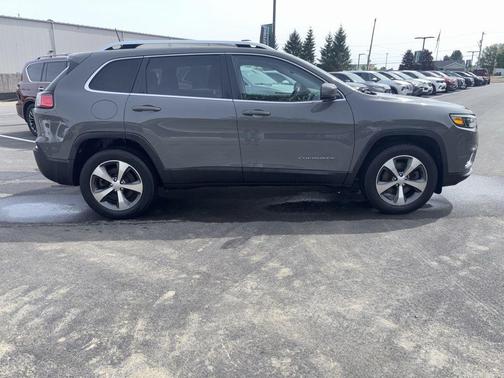 Sting-Gray Clearcoat 2021 Jeep Cherokee Limited