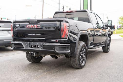 Onyx Black 2024 GMC Sierra 2500 AT4