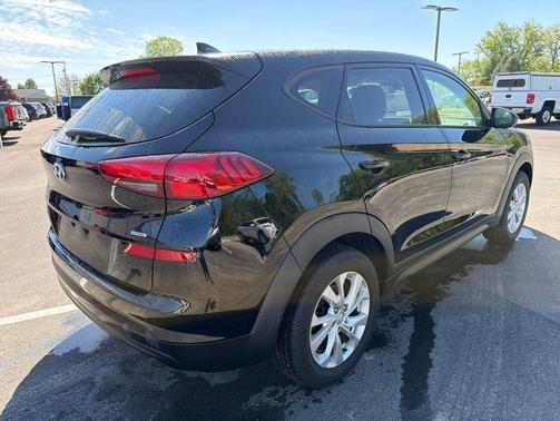 Black Noir Pearl 2020 Hyundai TUCSON SE