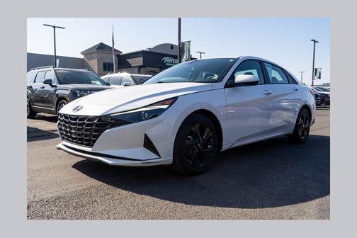 2021 Hyundai ELANTRA SEL