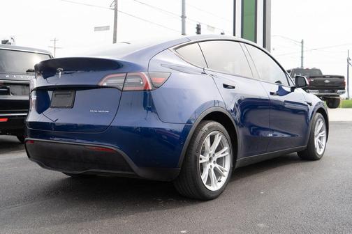 2022 Tesla Model Y Long Range Dual Motor All-Wheel Drive