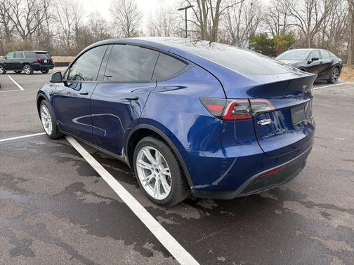 2022 Tesla Model Y Long Range Dual Motor All-Wheel Drive