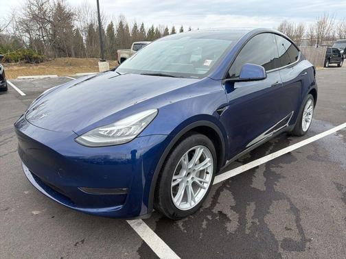 2022 Tesla Model Y Long Range Dual Motor All-Wheel Drive
