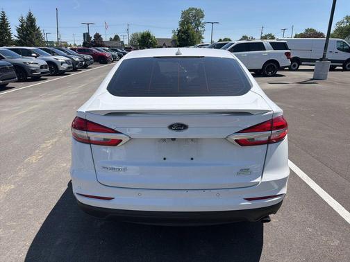 Oxford White 2019 Ford Fusion SE