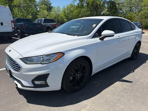 Oxford White 2019 Ford Fusion SE