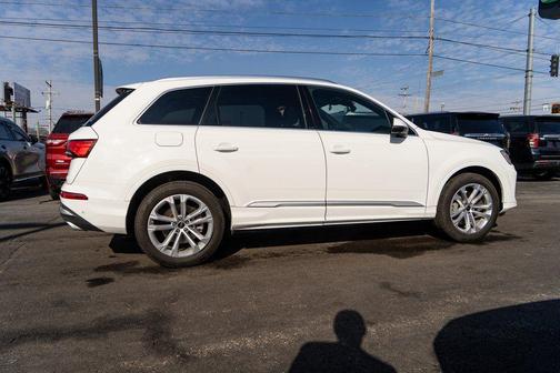 2025 Audi Q7 55 Premium Plus