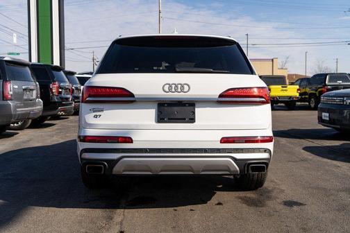 2025 Audi Q7 55 Premium Plus