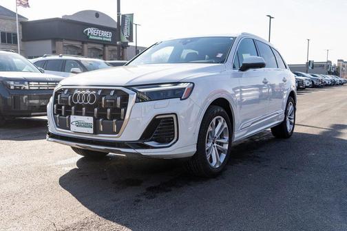 2025 Audi Q7 55 Premium Plus
