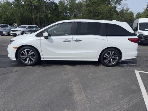 Platinum White Pearl 2023 Honda Odyssey Touring