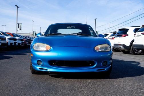 2000 Mazda MX-5 Miata Base