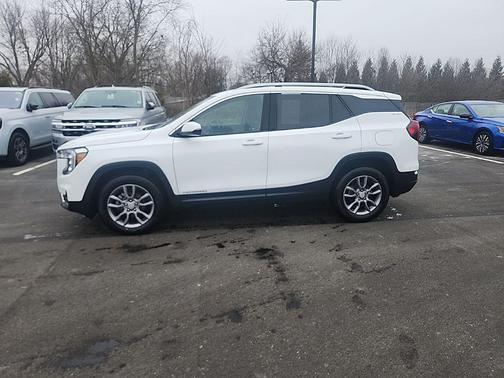 2024 GMC Terrain SLT
