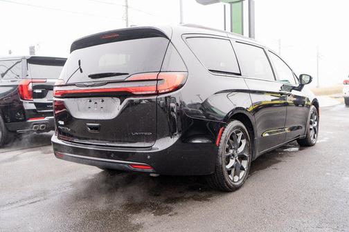 2025 Chrysler Pacifica Limited