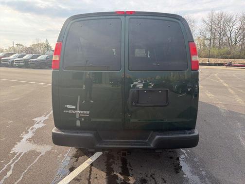 Dark Green Metallic 2014 Chevrolet Express 3500 LS