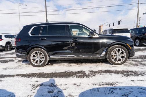 2025 BMW X7 xDrive40i