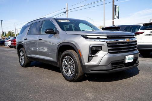 2025 Chevrolet Traverse LT
