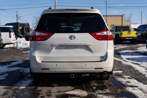 2017 Toyota Sienna XLE Premium
