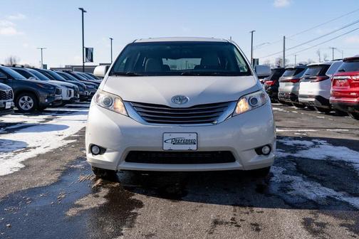 2017 Toyota Sienna XLE Premium