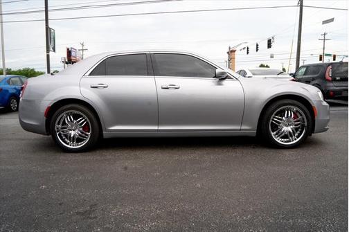 2016 Chrysler 300 Limited