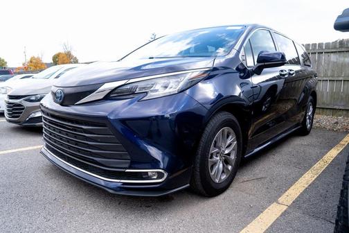 2022 Toyota Sienna XLE