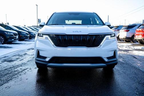 2024 Kia Carnival LX