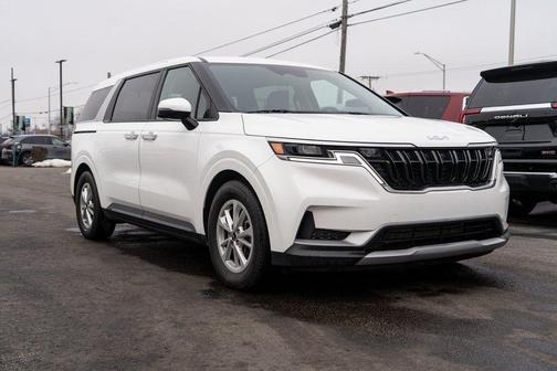 2024 Kia Carnival LX