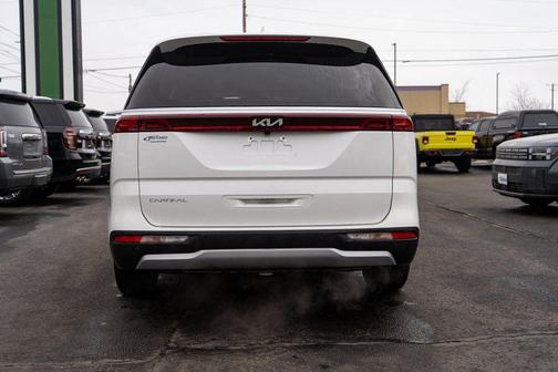 2024 Kia Carnival LX