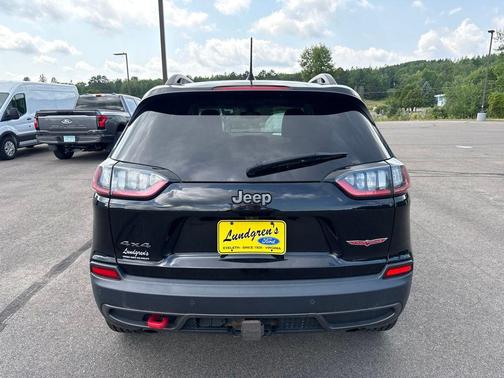 Diamond Black Crystal Pearlcoat 2020 Jeep Cherokee Trailhawk