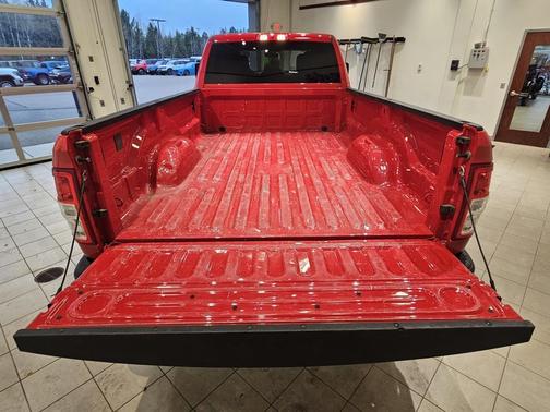 2024 RAM 2500 Tradesman Crew Cab 4x4 8' Box