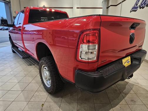 2024 RAM 2500 Tradesman Crew Cab 4x4 8' Box