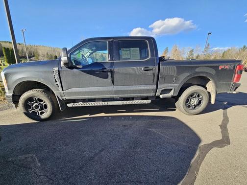 2023 Ford F-350 XLT