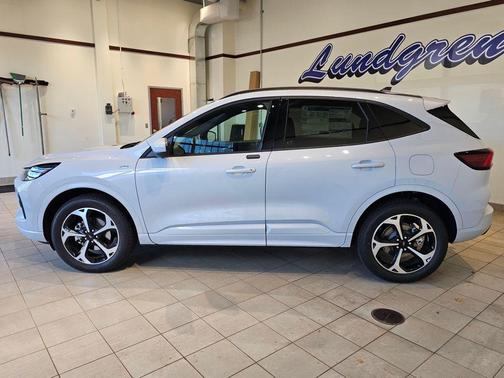 space silver metallic 2026 Ford Escape ST-Line Elite