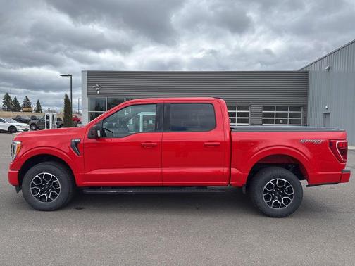 Race Red 2022 Ford F-150 XLT