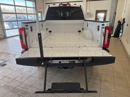 Oxford White 2026 Ford F-350 XLT