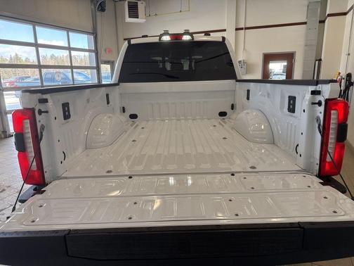 Oxford White 2026 Ford F-350 XLT