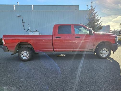 2024 RAM 2500 Tradesman Crew Cab 4x4 8' Box