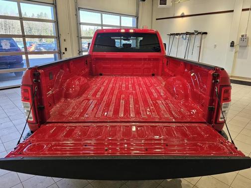 2024 RAM 2500 Tradesman Crew Cab 4x4 8' Box