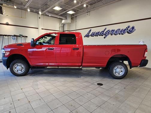 2024 RAM 2500 Tradesman Crew Cab 4x4 8' Box