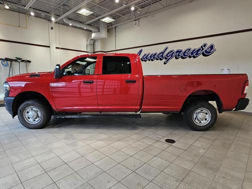 2024 RAM 2500 Tradesman Crew Cab 4x4 8' Box
