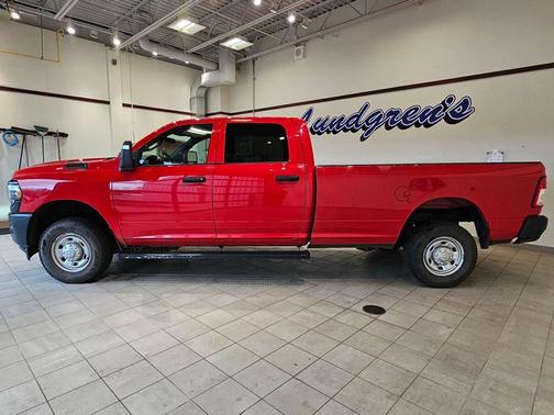 2024 RAM 2500 Tradesman Crew Cab 4x4 8' Box